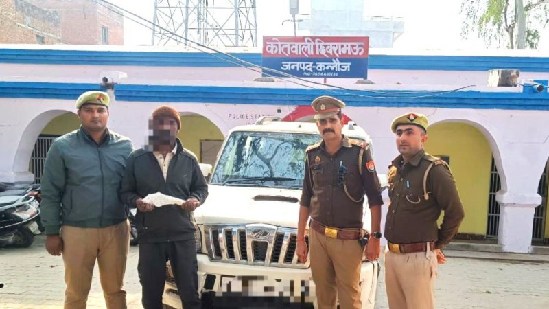 पुलिस की गिरफ्त में हत्यारोपी और बरामद की गई स्कॉर्पियो