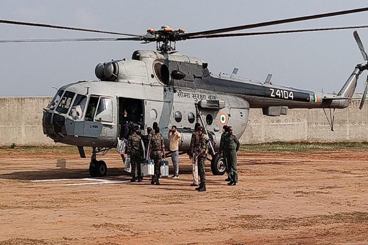 Jharkhand: Helicopters, Trains, and Buses Sent to 225 Booths in Remote Areas Two
Days Ahead