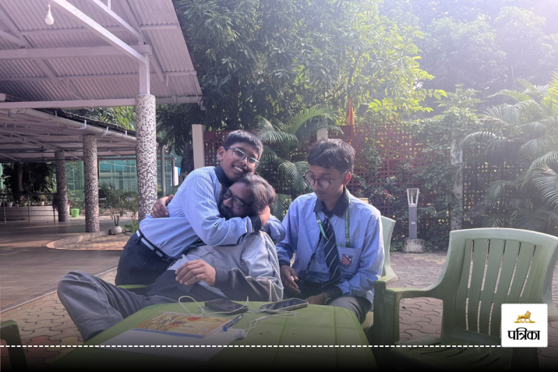 Jharkhand Elections Result 2024 Hemant Soren With his Family