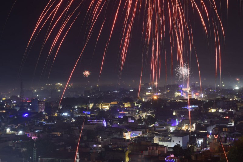 CG News: दिवाली पर सांस लेना हुआ मुश्किल, AQI 174 तक पहुंचा, प्रदूषण का स्तर खतरनाक...(photo-patrika)