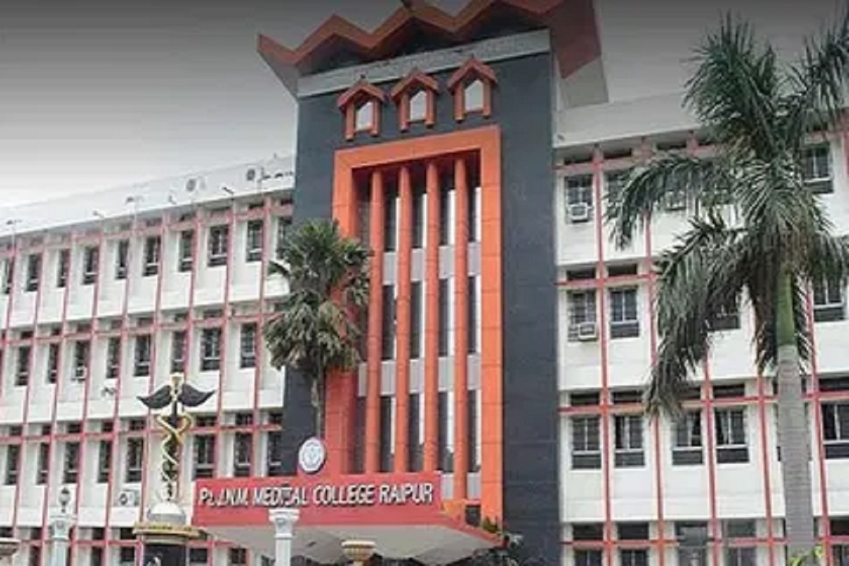 CG Medical College: प्रबंधन सख्त! रैगिंग रोकने लाइब्रेरी, पार्किंग व कॉलेज के कोनों में मारेंगे छापे