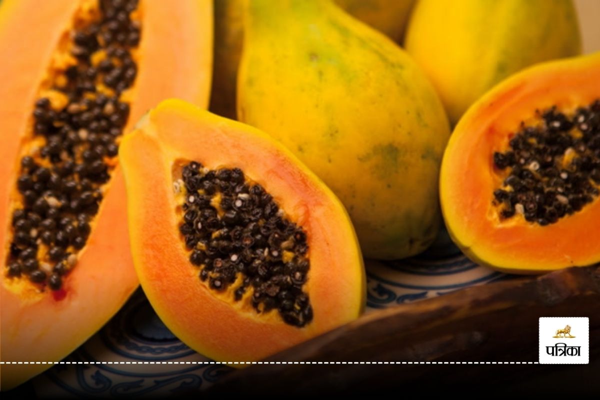 Eating papaya early in the morning gives relief from constipation
