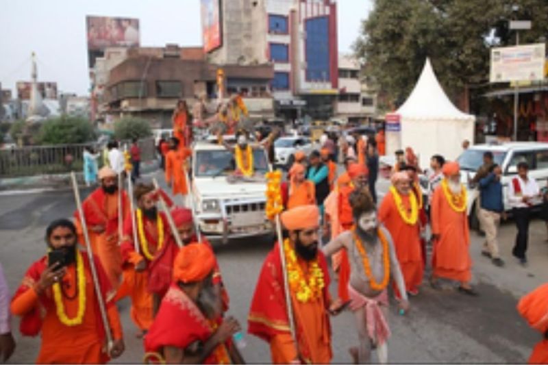 Mahakumbh 2025: महाकुंभ से पहले अखाड़ों में बही बदलाव की बयार, 53 महिलाओं को दी जाएगी बड़ी जिम्मेदारी