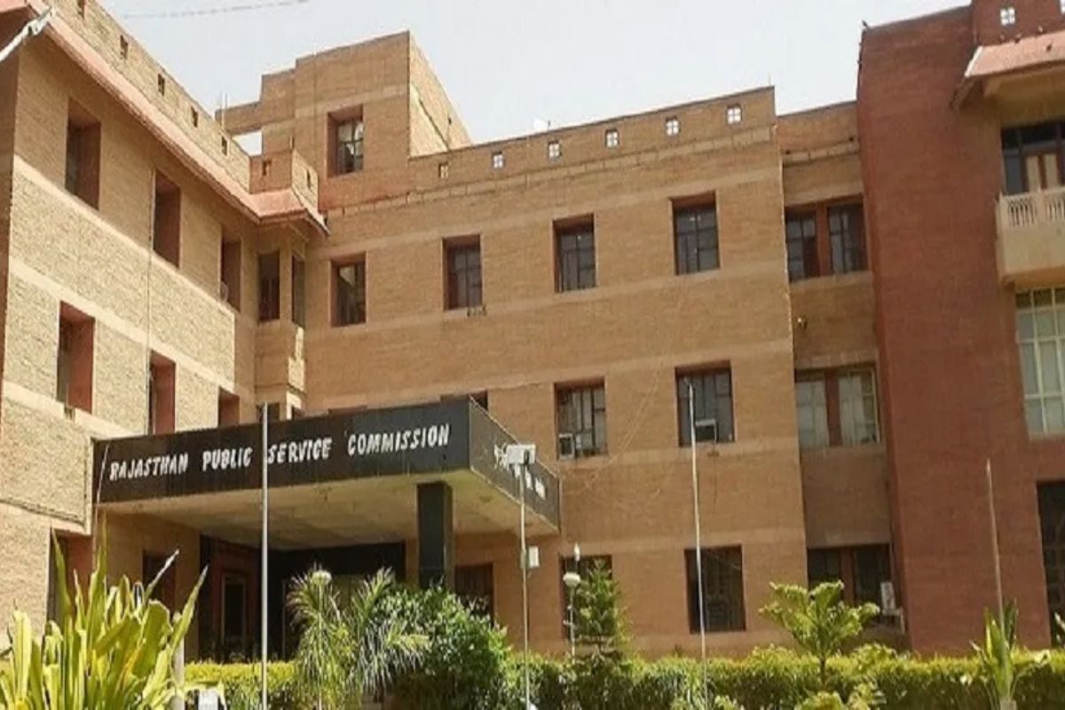 Admit Card: स्कूल लेक्चरर भर्ती परीक्षा के एग्जाम सिटी और एडमिट कार्ड को लेकर
महत्वपूर्ण सूचना जारी