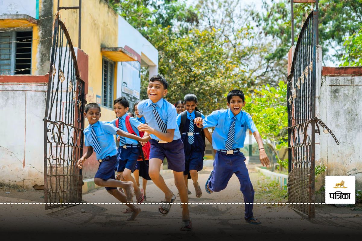 राज्य शासन के स्पष्ट दिशा निर्देशों की भी खुलकर उड़ी धज्जियां, कन्या हाईस्कूल
हुआ बालक मिडिल स्कूल के साथ मर्ज