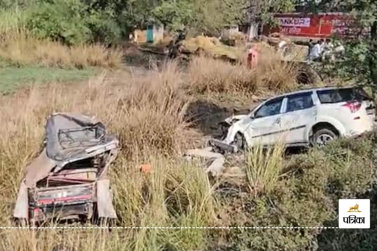 Shravasti Road Accident: श्रावस्ती में टेंपो और कार में टक्कर, भीषण सड़क हादसे
में 5 की मौत