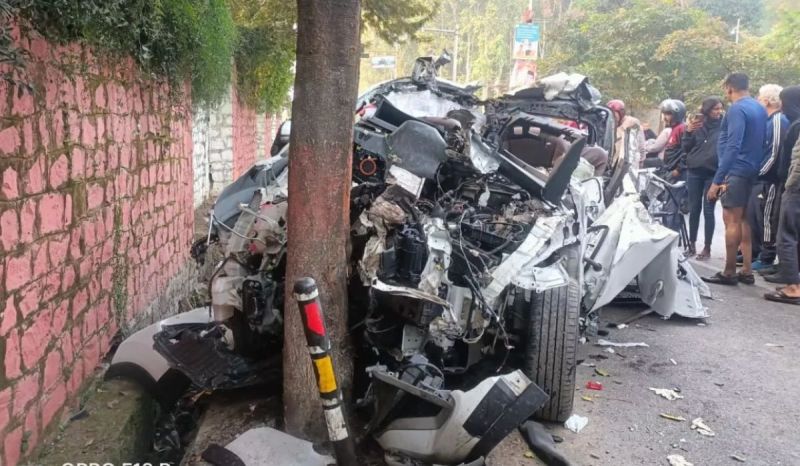 Six people have died in a collision between a car and a truck in Dehradun
