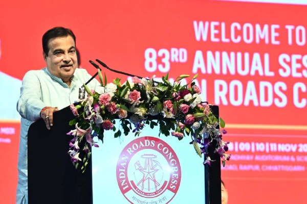 केंद्रीय मंत्री नितिन गडकरी