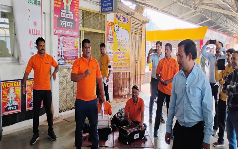 Street drama created awareness for loco pilots and passengers so that traveling can be safe.