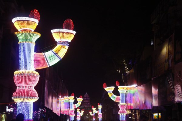 जगद्धात्री पूजा के अवसर पर जगमग करता हुगली का चंदननगर।