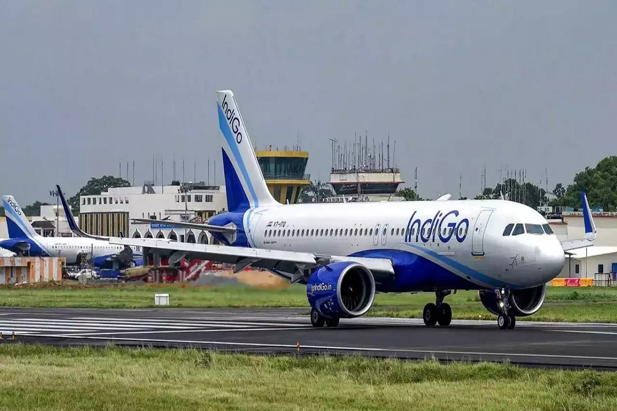 CG Flight: तकनीकी खराबी के चलते भोेपाल की फ्लाइट पौने 4 घंटे रनवे पर खड़ी रही, यात्री हुए परेशान