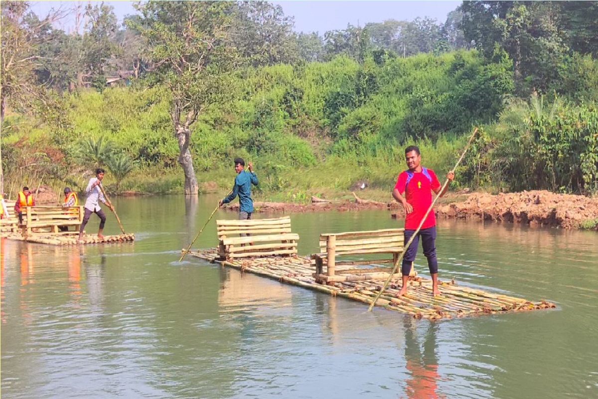 Tourist Place in CG: जहां कभी नक्सलियों की चलती थी उस जगह को ग्रामीणों ने बनाया टूरिस्ट हब
