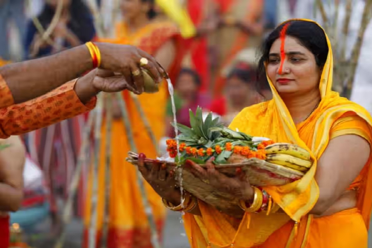 Chhath Puja 2024: डूबते सूर्य को आज दिया जाएगा अर्घ्य, जाने छठ पूजा का महत्व…