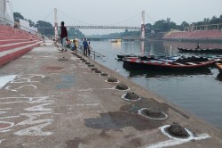 Chhath Puja 2024: छठ पूजा के लिए महादेव घाट पूरी तरह सजकर तैयार, देखें तस्वीरें - image