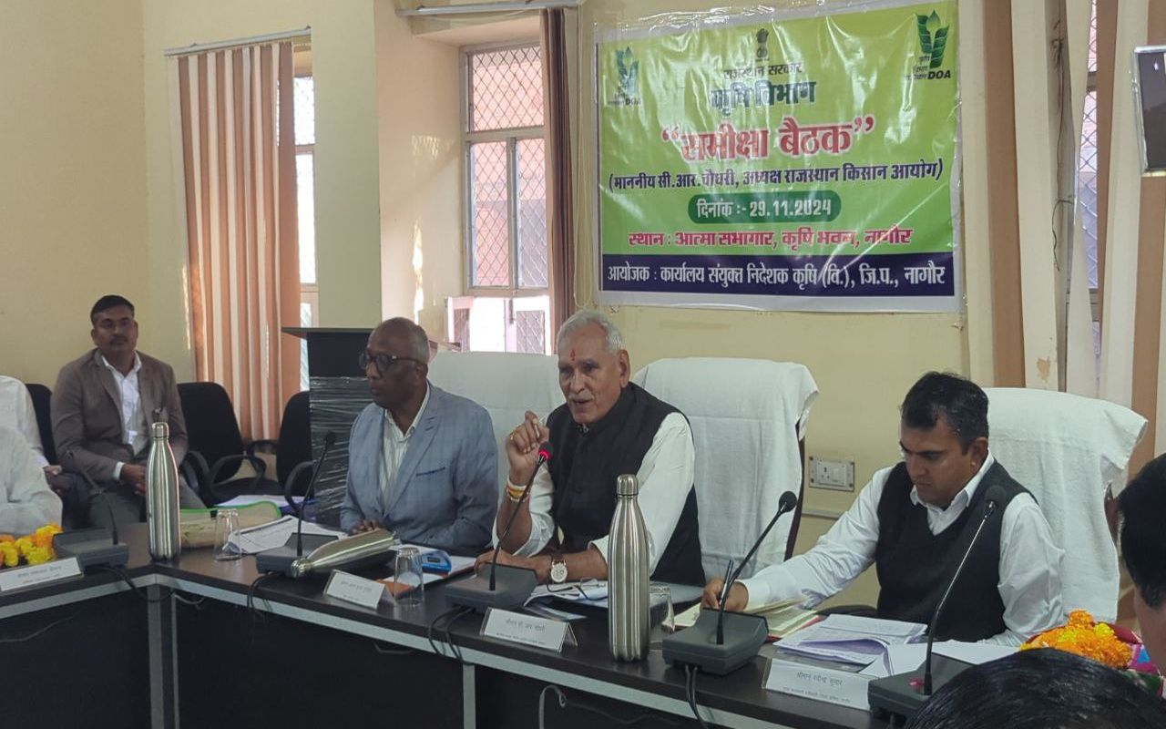 किसानों के फसल उत्पादन बढ़ाने व फसल बीमा पर की चर्चा…VIDEO