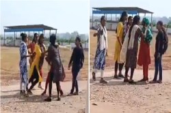 Girls Fight Video: कॉलेज में लड़कियों के बीच मारपीट, जमकर चले लात-घूंसे, फिर
नोंचे बाल - image