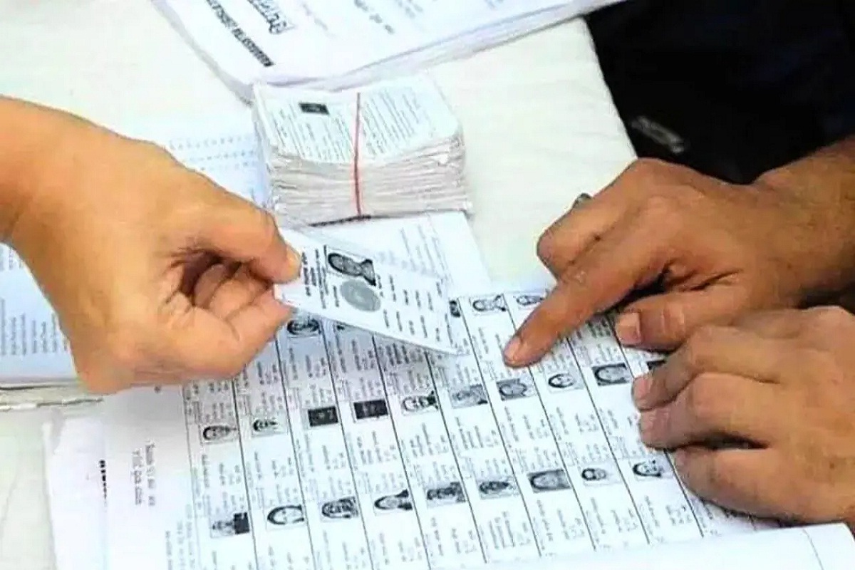 CG Civic Elections: अक्टूबर में 18 साल के होने वाले चुनाव के लिए जुड़वा सकते हैं नाम, निर्वाचन आयोग ने जारी किया आदेश