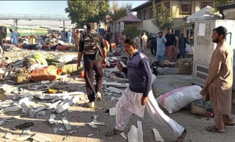 Bomb blast at Quetta railway station in Pakistan