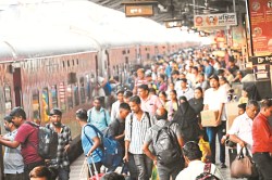 Indian Railway: ऑस्ट्रेलिया, न्यूजीलैंड की जनसंख्या से अधिक लोगों ने 24 घंटे में
किया ट्रेन का सफर, बना रिकॉर्ड - image