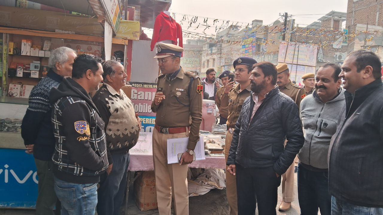 श्रीगंगानगर में पुलिस का फीडबैक लेने के लिए सड़कों पर उतरे आईजी