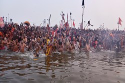 Maha Kumbh 2025: दुनिया का सबसे बड़ा हेड काउंट, आधुनिक तकनीकों के सहारे एक-एक
श्रद्धालु पर नजर - image