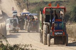 बजरी माफिया के खिलाफ बड़ी कार्रवाई, 34 ट्रेक्टर-ट्रॉलियां की जब्त - image