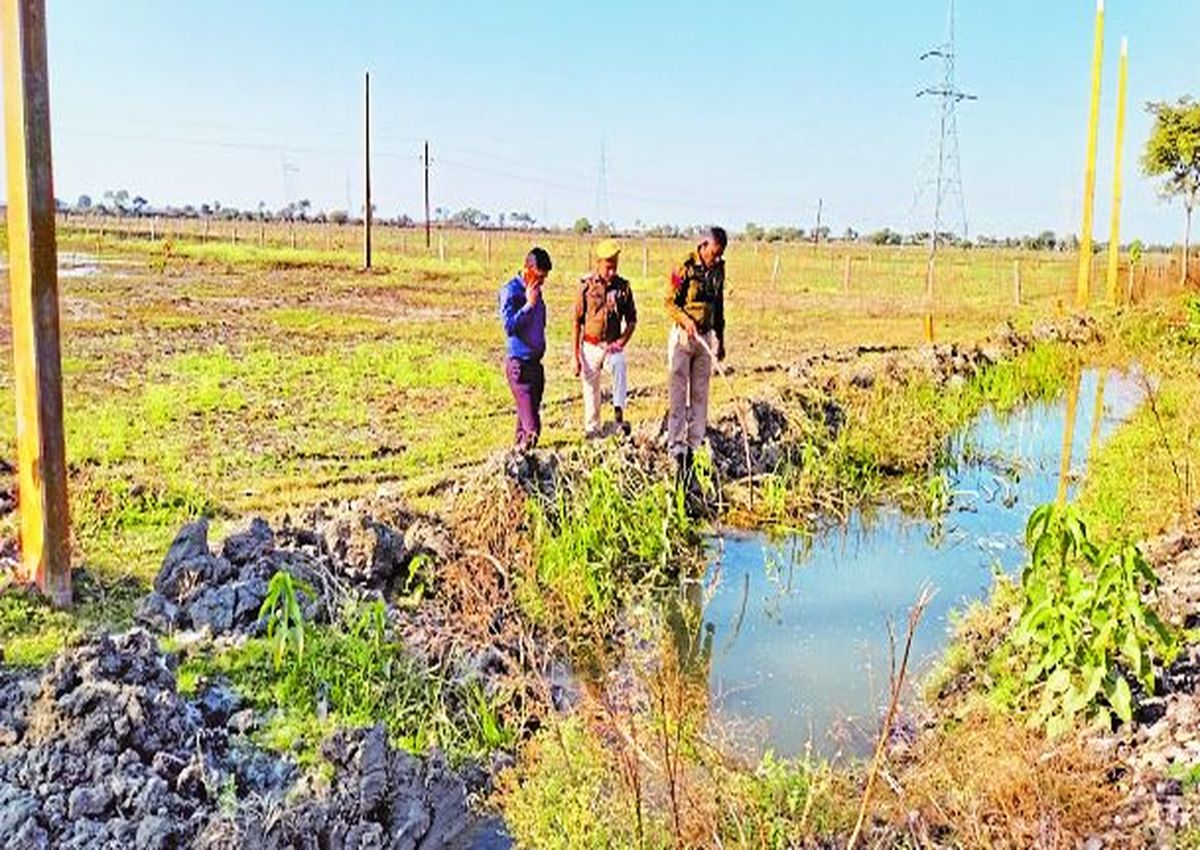 गांववासियों ने ड्रेन में शव नजर आने की बात से पुलिस को अवगत करवाया।