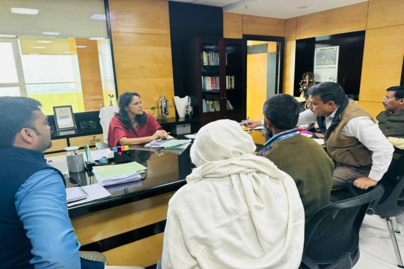 डॉ. रोशन जैकब ने सुनी जनता की समस्याएं, अधिकारियों को दिए निर्देश