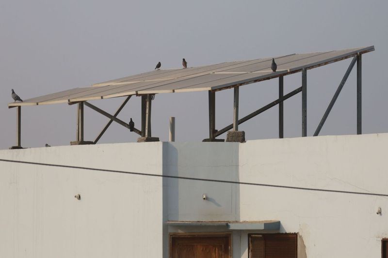 बिजली के बढ़ते खर्चे को देख उपभोक्ताओं को भा रहा सोलर प्लांट Seeing the increasing cost of electricity, solar plants are appealing to the consumers