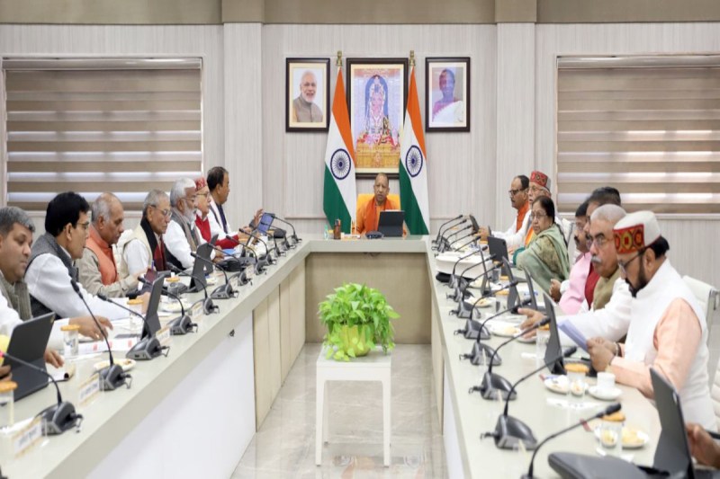 ग्रामीण और शहरी क्षेत्रों में अत्याधुनिक सुविधाओं से लैस हो रहीं राशन दुकानें