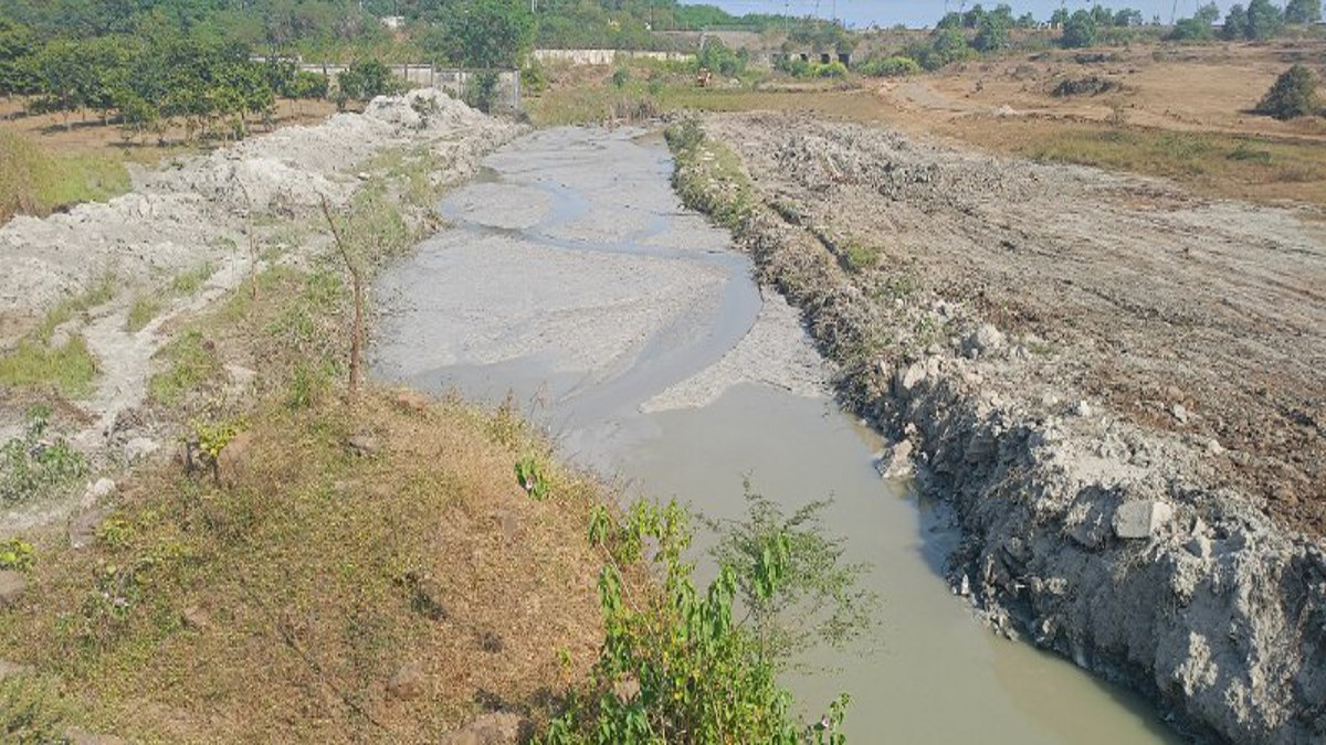 पॉवर प्लांट की राख से खेत हो रहे बंजर, पानी जहरीला - image