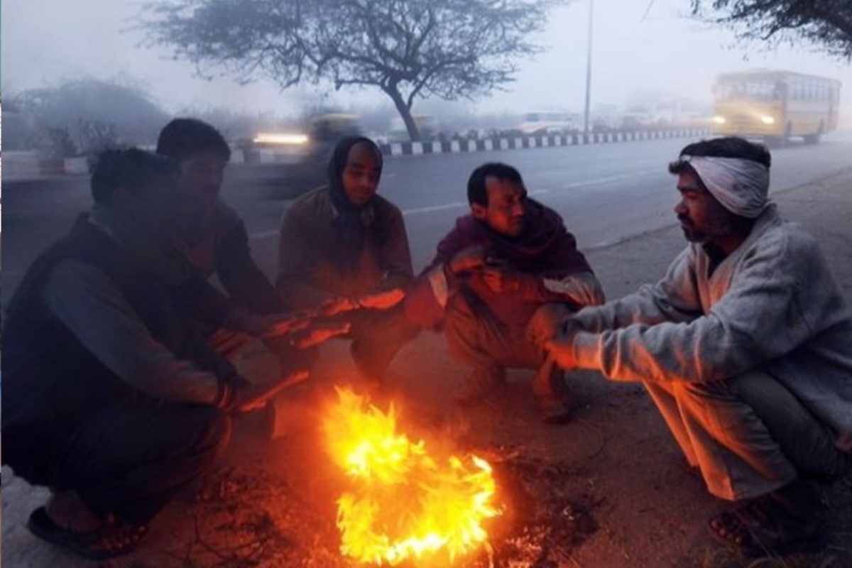 UP Weather: मौसम विभाग ने बता दिया दिसंबर में कब से पड़ेगी कड़ाके की ठंड, अगले
48 घंटे में करवट ले सकता मौसम, इन जिलों में रहेगा कोहरा का असर