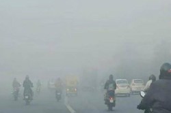 UP Weather: यूपी में अचानक बदला मौसम, मेरठ में बारिश ने बढ़ाई ठंड, इन 40 जिलों
में कोहरा और कोल्ड वेव का अलर्ट - image