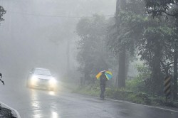 UP Rains Alert: यूपी में कल से तीन दिन गरज- चमक के साथ तूफानी बारिश का अलर्ट,
IMD latest update - image