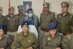 Crime Story:  नौकर ने किया झूठा नाटक, नानी के घर में छिपाया 2 किलो सोना और फिर
हुआ हैरान करने वाला खुलासा  - image