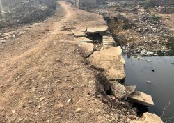 क्षतिग्रस्त पुलिया से नीचे गिरकर अब तक दर्जनों घायल, कब सुधारोगे सरकार - image