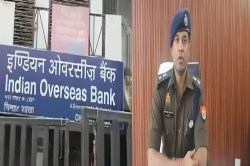 Lucknow Bank Robbery: बैंक में सेंधमारी, चोरों ने दीवार काटकर करोड़ों का सामान
उड़ाया - image