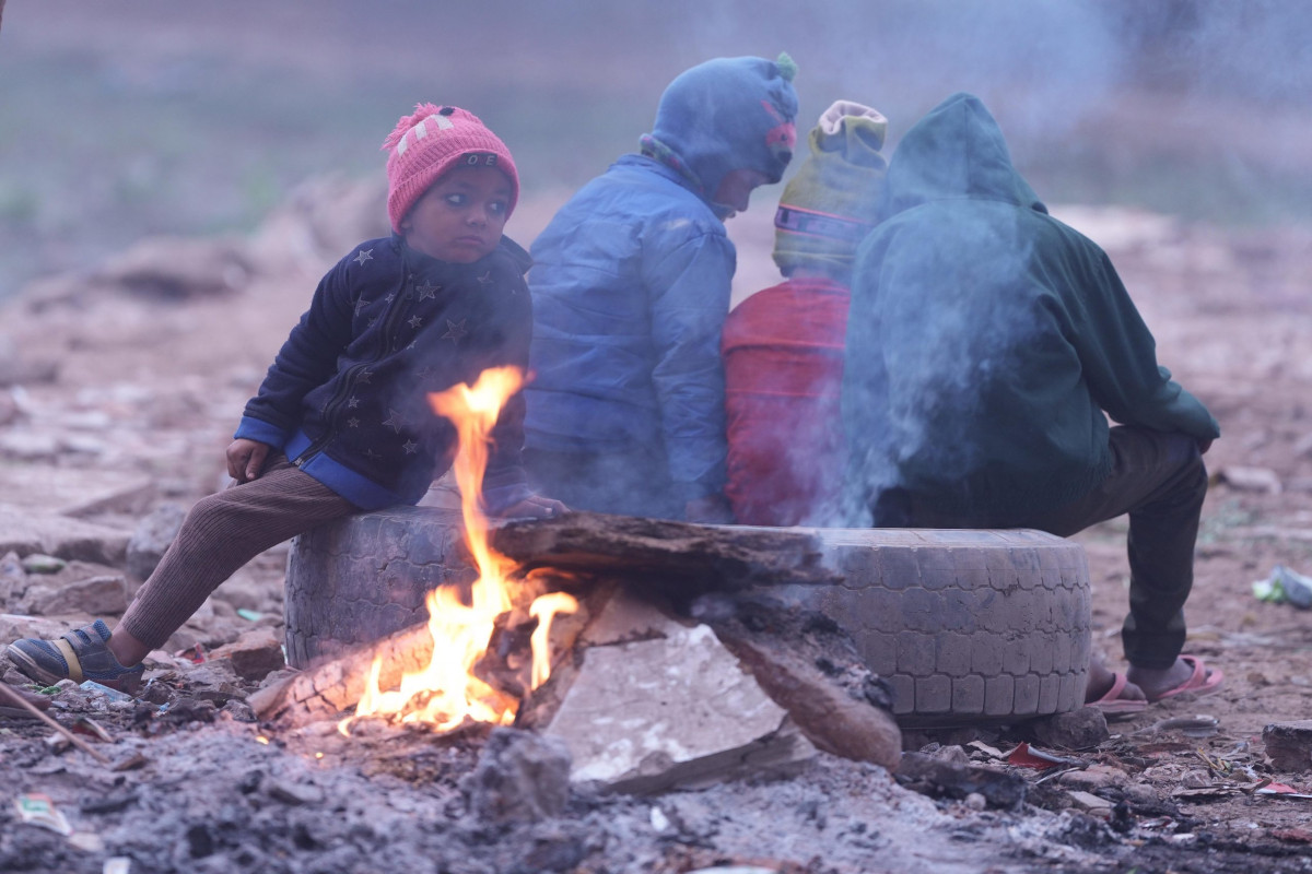 Cold Wave UP Alert: लखनऊ मंडल समेत सीतापुर में हल्की बूंदाबांदी ने कराया ठंड का
एहसास, खुला मौसम