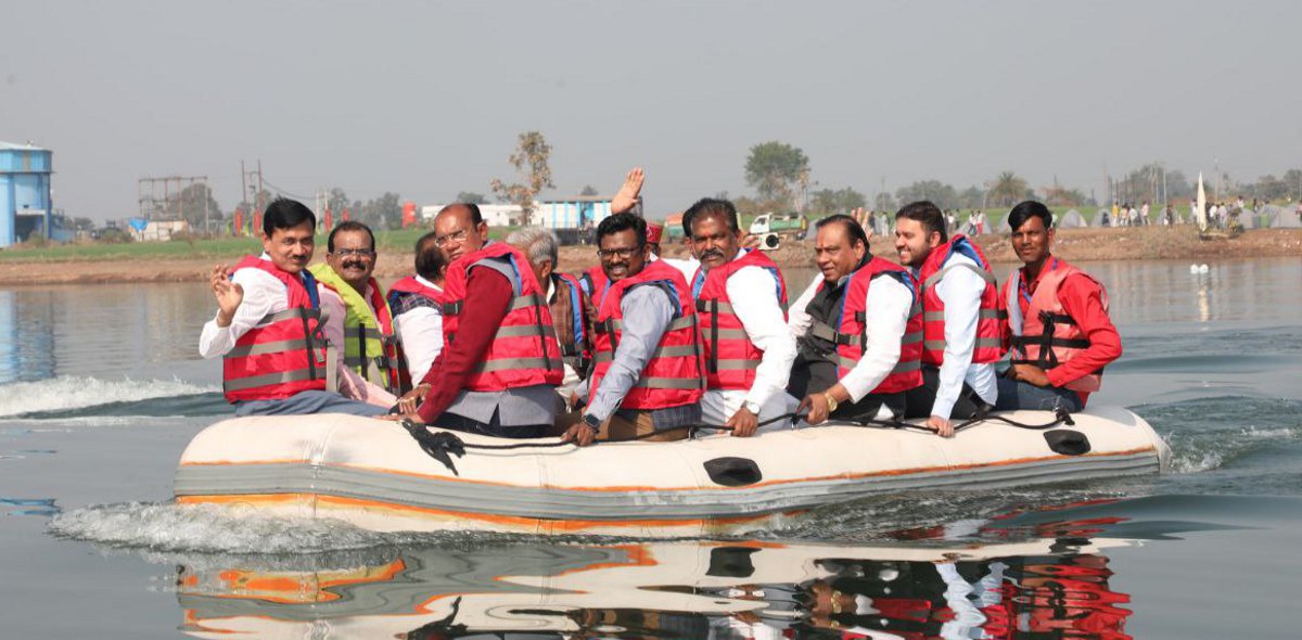 माचागोरा डैम की जलराशि में पर्यटन की उड़ान, उमड़ा जनसैलाब