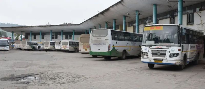रोडवेज: रूटों पर बसों को चलाने में हो रही परेशानी।