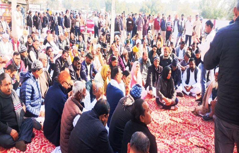 यह घरों और दुकानों में बैठने का नहीं, यह समय है अपने अधिकार और सम्मान के लिए खड़े होने का