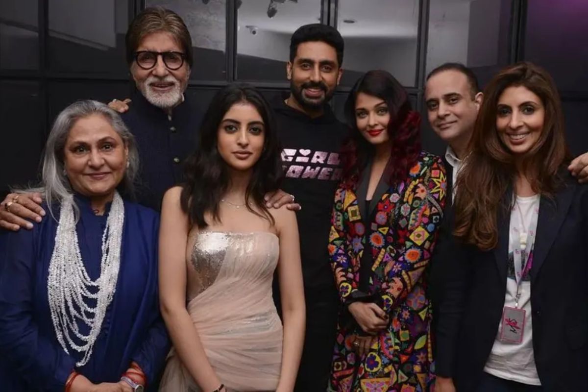 बच्चन परिवार की फैमिली फोटो से Aishwarya Rai फिर हुईं गायब? फैंस ने ...