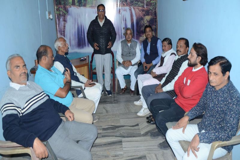 विदेश से आ रहे कॉल, अफसर बनकर कर रहे ठगी