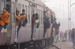 Cold Waves Railway Station: सर्द हवाओं से ठिठुरे मुसाफिर, लखनऊ रेलवे स्टेशनों पर
कोहरे ने बढ़ाई मुश्किलें - image