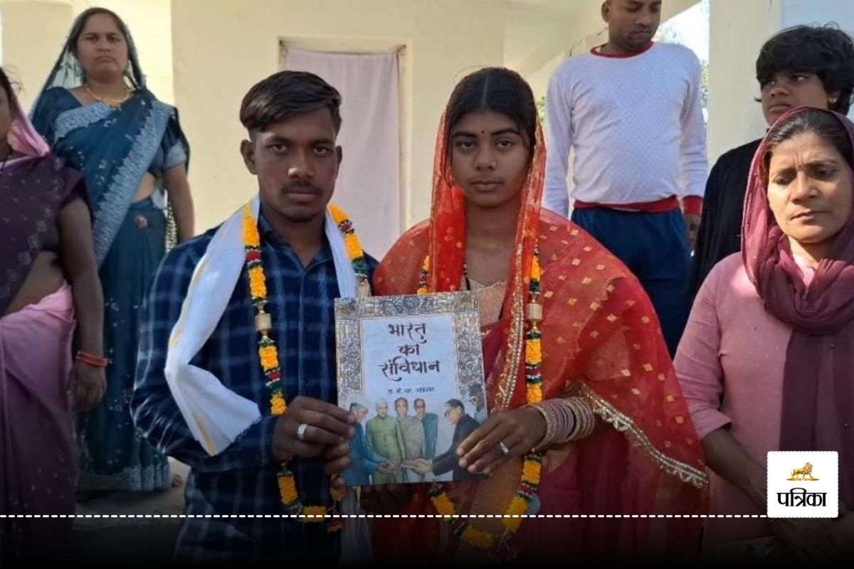 Unique Wedding: न सात फेरे, न बैंड बाजा… जशपुर में ऐसे हुई अनोखी शादी, पूरे गांव
में हो रही चर्चा