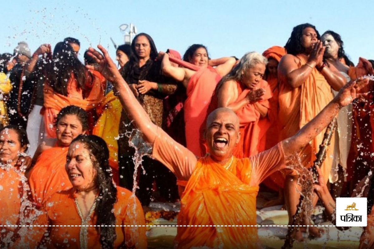 Mahila Naga Sadhu: क्या महिला नागा साधु निर्वस्त्र रहती हैं, जानिए क्या है महिला
नागा साधुओं के लिए नियम - image