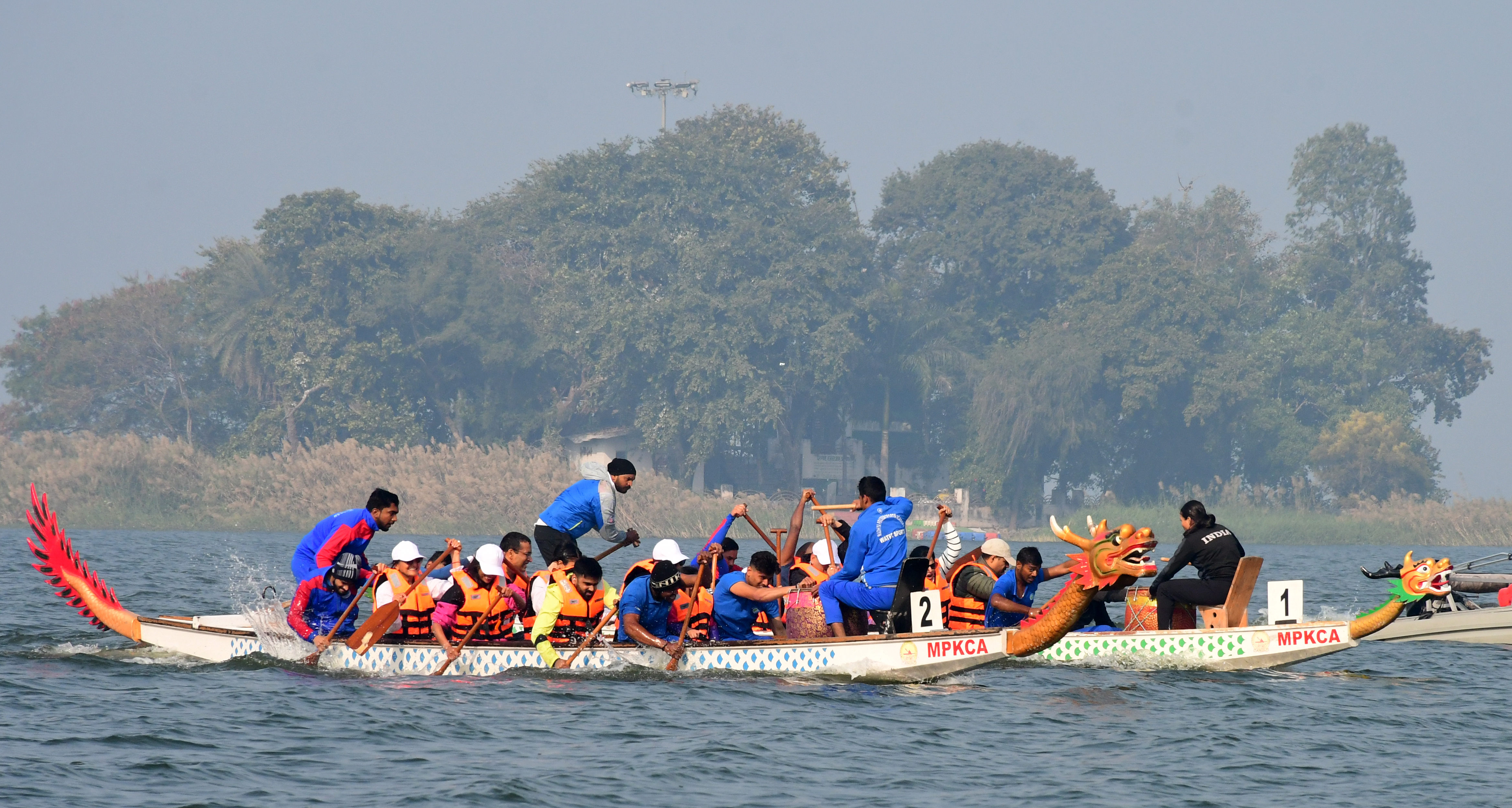 आईएएस सर्विस मीट में स्पोर्ट्स इवेंट में बोट रेस के साथ जुंबा डांस में थिरके
आईएएस फोटो देखें