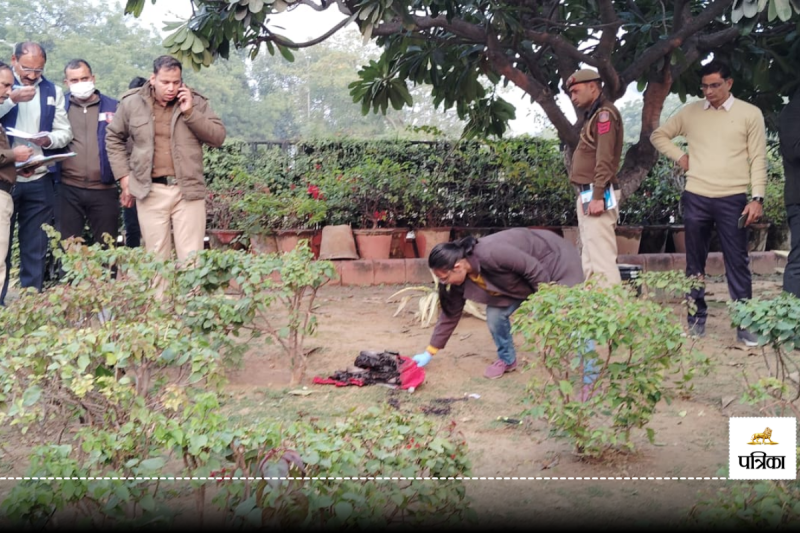 Delhi Man sets himself on fire in front of Rail Bhawan