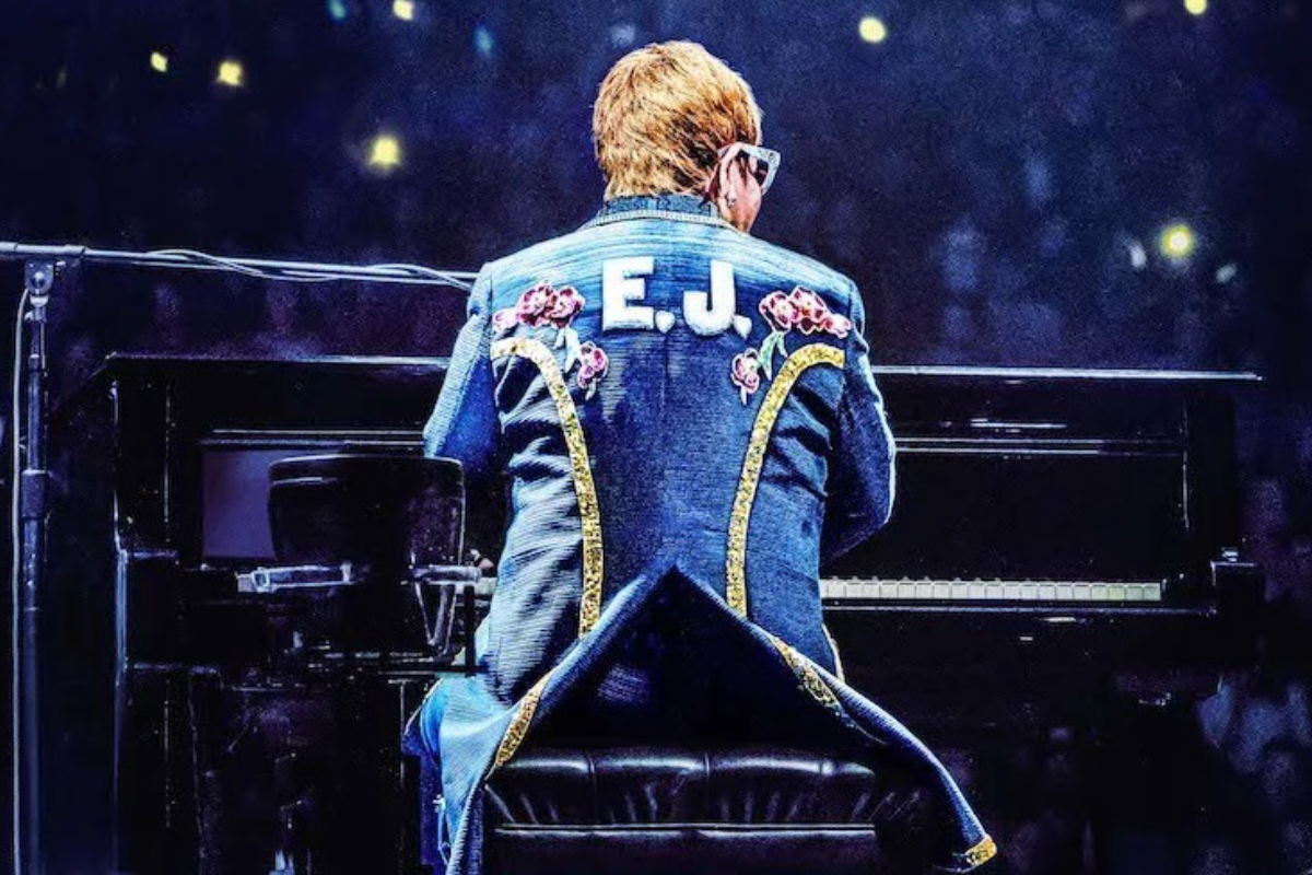 Elton John: फेमस म्यूजिक आइकन की चली गई आंखों की रोशनी, ‘काम’ को लेकर बताई
लाचारी