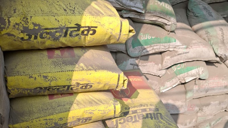 Fake ultratech cement bags caught in Moradabad